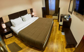 Отель Hotel Lilia Yerevan  Ереван